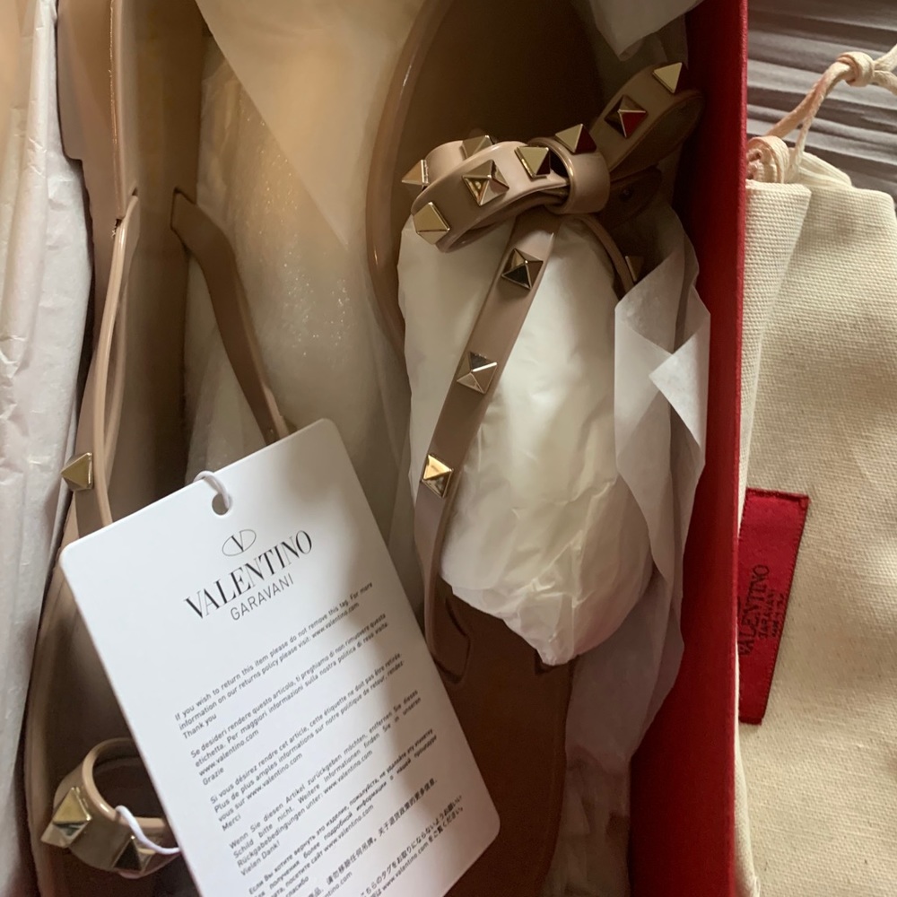 Valentino Slides